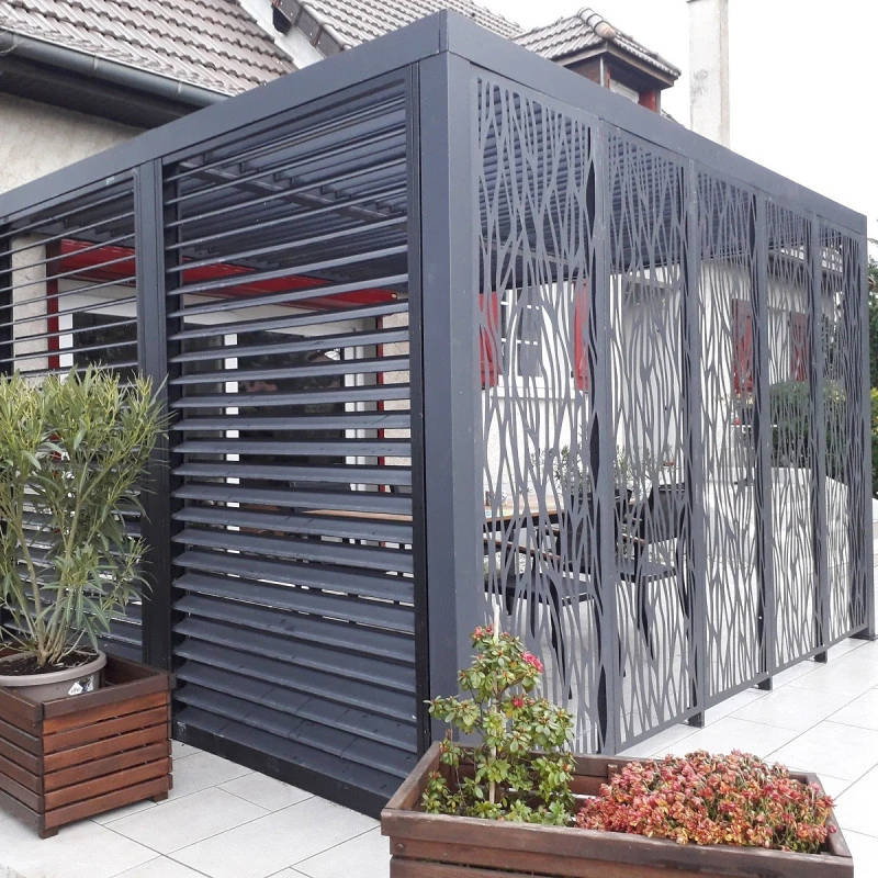 Pergola Bioclimatique Alu Anthracite 10,80m² Toit Avec Lames Alu + Ventelles Côté 3m + 5 Panneaux Moucharabieh – HABRITA – Image 2